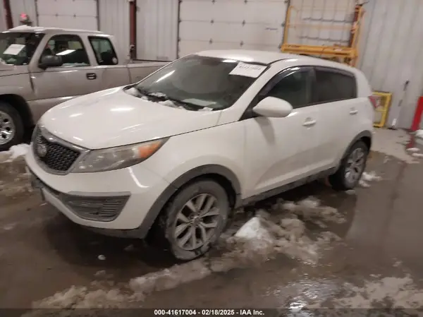 KNDPB3AC2G7846117 2016 KIA SPORTAGE - Image 2