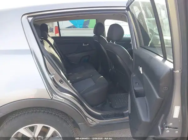KNDPB3AC4G7795607 2016 KIA SPORTAGE - Image 8