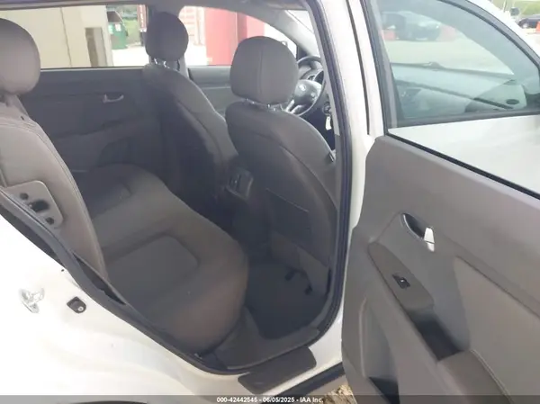 KNDPB3AC4G7802085 2016 KIA SPORTAGE - Image 8