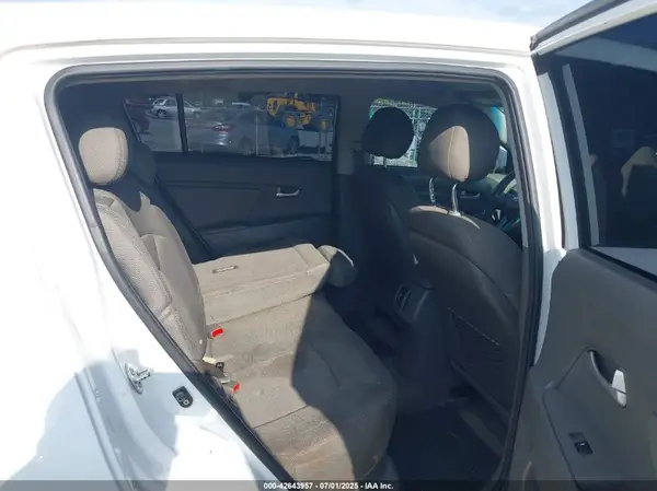 KNDPB3AC4G7811594 2016 KIA SPORTAGE - Image 8