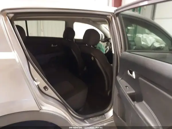 KNDPB3AC4G7819663 2016 KIA SPORTAGE - Image 8