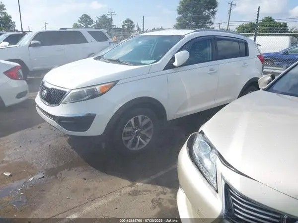 KNDPB3AC4G7828928 2016 KIA SPORTAGE - Image 2