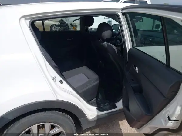 KNDPB3AC6G7794586 2016 KIA SPORTAGE - Image 8