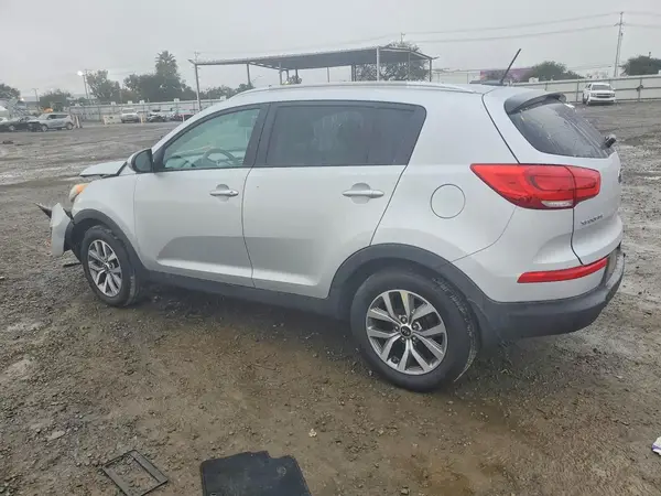 KNDPB3AC6G7795866 2016 KIA SPORTAGE - Image 2
