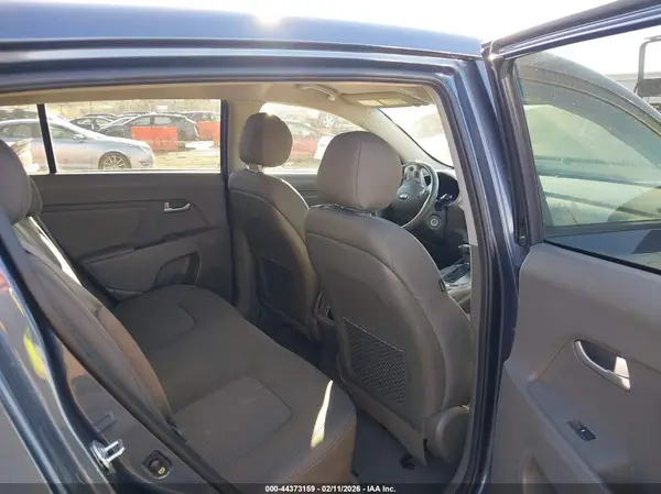 KNDPB3AC6G7809359 2016 KIA SPORTAGE - Image 8