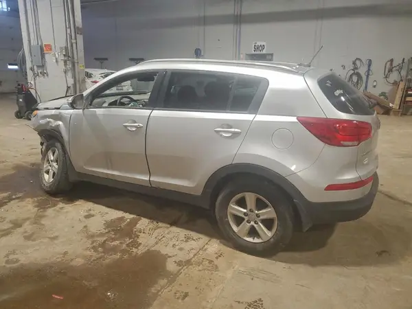 KNDPB3AC6G7820944 2016 KIA SPORTAGE - Image 2