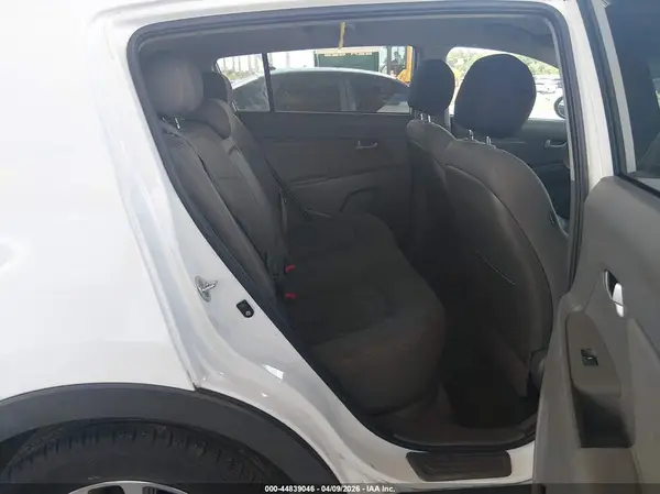 KNDPB3AC6G7823746 2016 KIA SPORTAGE - Image 8