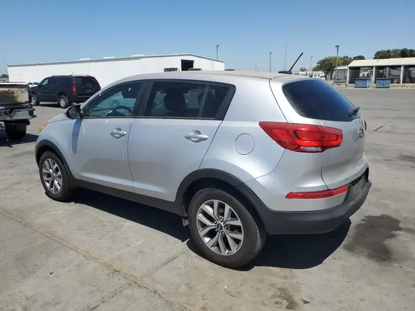 KNDPB3AC8G7805653 2016 KIA SPORTAGE - Image 2
