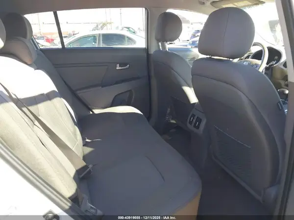 KNDPB3AC9G7802163 2016 KIA SPORTAGE - Image 8