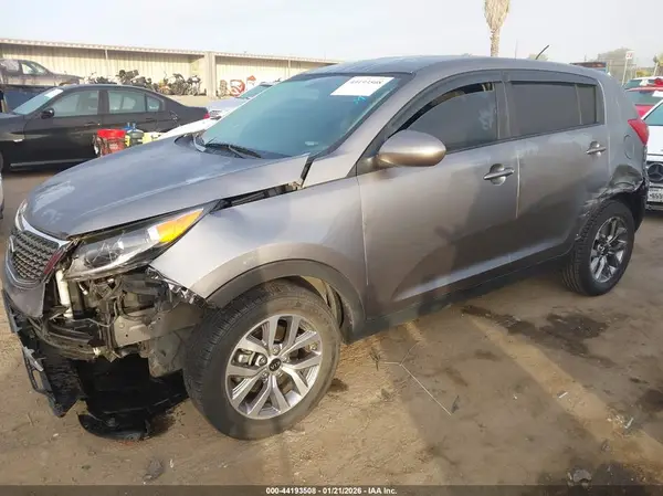 KNDPB3AC9G7839066 2016 KIA SPORTAGE - Image 2
