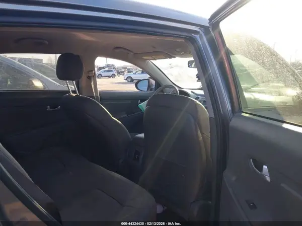 KNDPB3AC9G7870267 2016 KIA SPORTAGE - Image 8