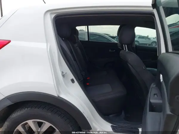 KNDPB3ACXG7809736 2016 KIA SPORTAGE - Image 8