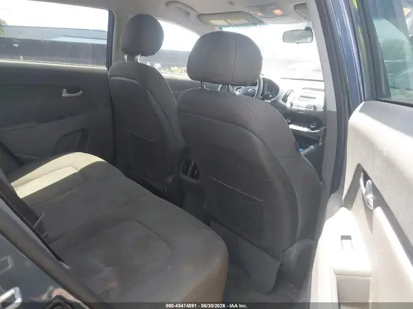 KNDPB3ACXG7812068 2016 KIA SPORTAGE - Image 8