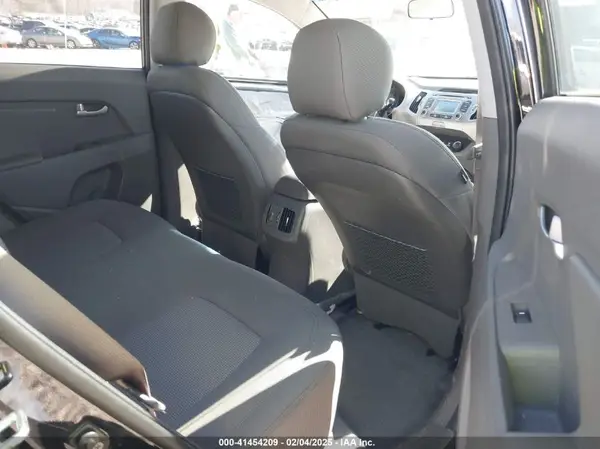 KNDPB3ACXG7825886 2016 KIA SPORTAGE - Image 8