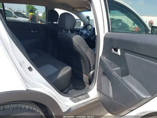 KNDPB3ACXG7844793 2016 KIA SPORTAGE - Image 8