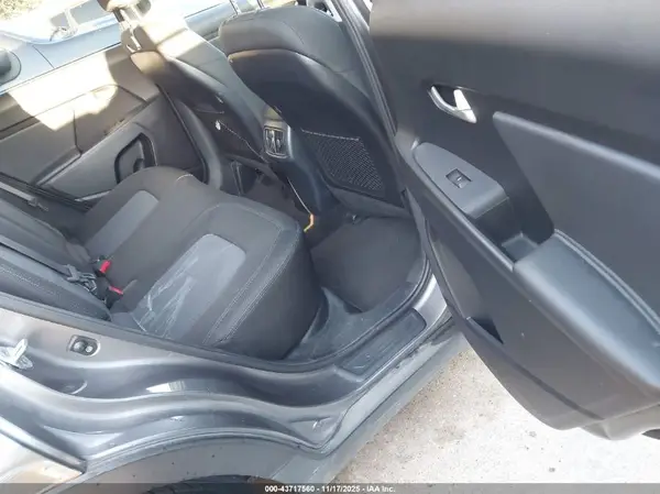 KNDPB3ACXG7865949 2016 KIA SPORTAGE - Image 8