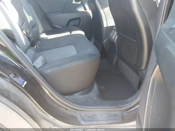 KNDPB3ACXG7877082 2016 KIA SPORTAGE - Image 8