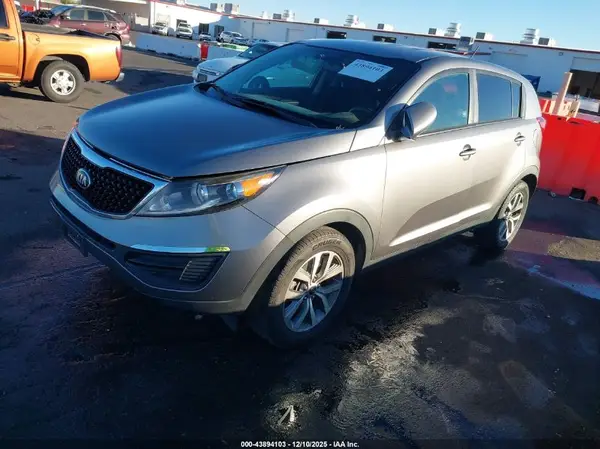 KNDPB3ACXG7879317 2016 KIA SPORTAGE - Image 2