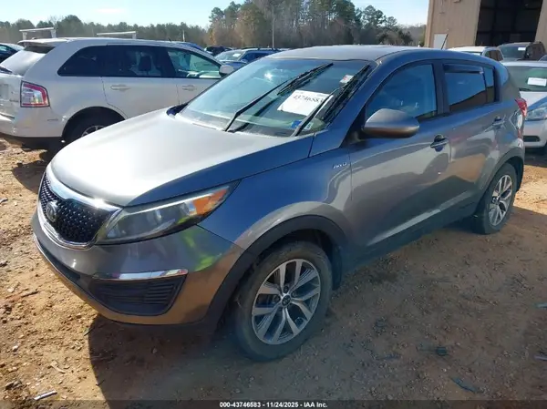 KNDPBCAC0G7803735 2016 KIA SPORTAGE - Image 2