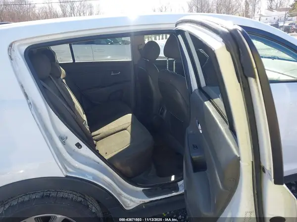 KNDPBCAC0G7807137 2016 KIA SPORTAGE - Image 8