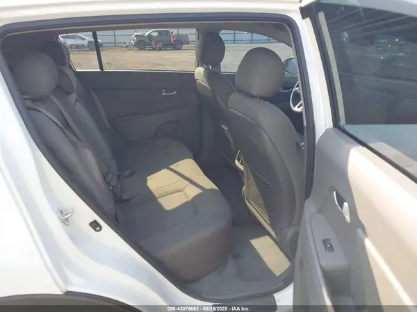 KNDPBCAC0G7826982 2016 KIA SPORTAGE - Image 8