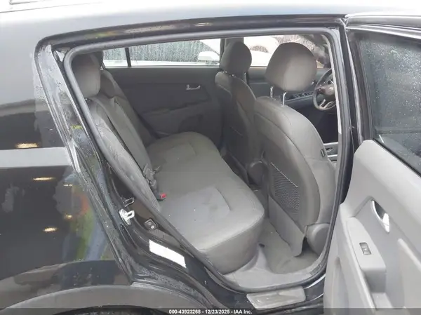 KNDPBCAC0G7832166 2016 KIA SPORTAGE - Image 8