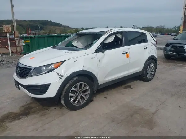 KNDPBCAC0G7854801 2016 KIA SPORTAGE - Image 2