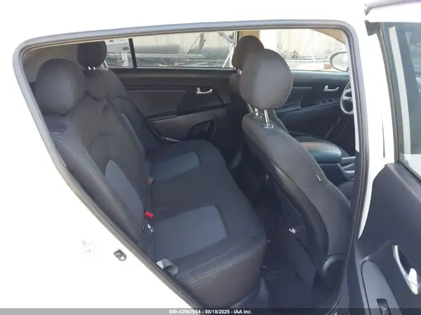 KNDPBCAC0G7859335 2016 KIA SPORTAGE - Image 8