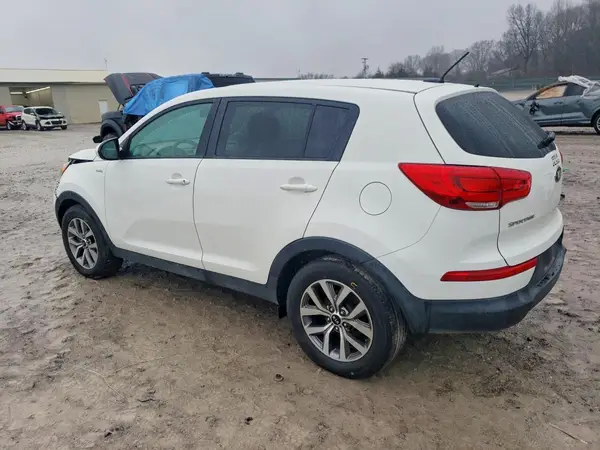 KNDPBCAC0G7876233 2016 KIA SPORTAGE - Image 2