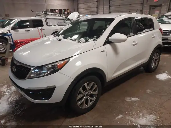 KNDPBCAC0G7876541 2016 KIA SPORTAGE - Image 2