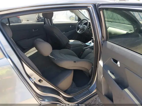 KNDPBCAC0G7877561 2016 KIA SPORTAGE - Image 8