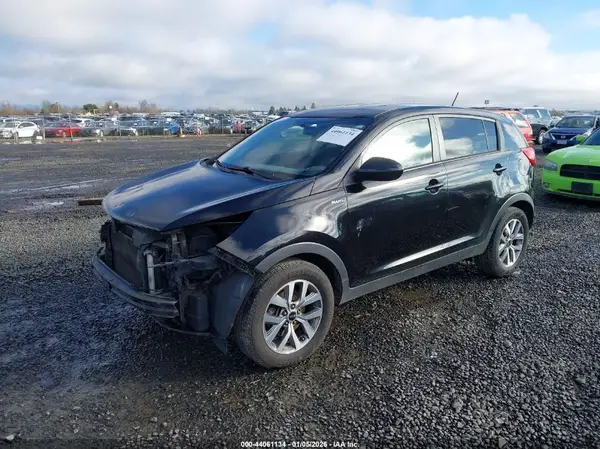 KNDPBCAC1G7801959 2016 KIA SPORTAGE - Image 2