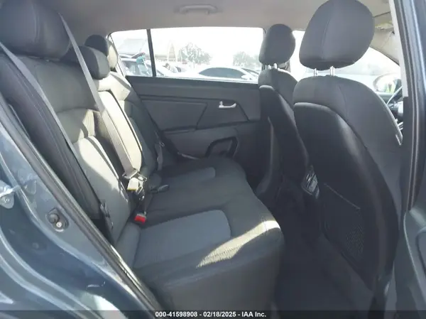 KNDPBCAC1G7803923 2016 KIA SPORTAGE - Image 8