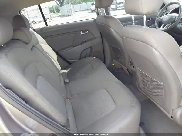 KNDPBCAC1G7813044 2016 KIA SPORTAGE - Image 8