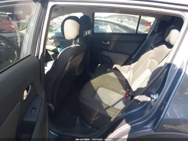 KNDPBCAC1G7826960 2016 KIA SPORTAGE - Image 8