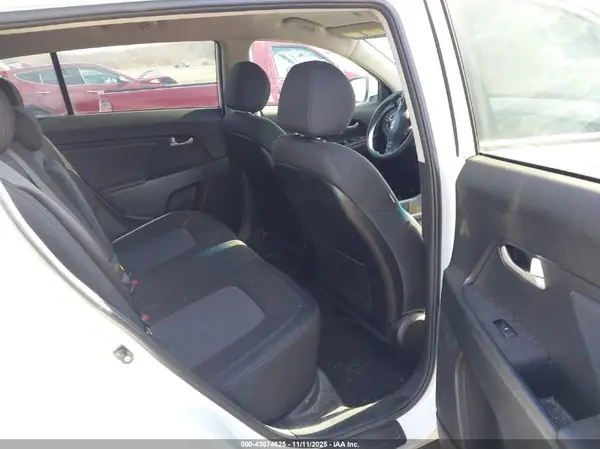 KNDPBCAC1G7857593 2016 KIA SPORTAGE - Image 8
