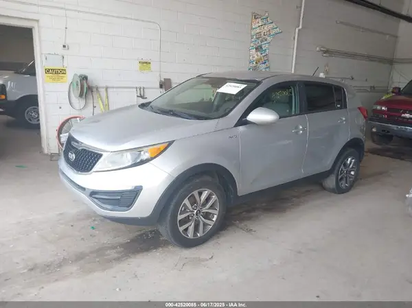 KNDPBCAC1G7864074 2016 KIA SPORTAGE - Image 2