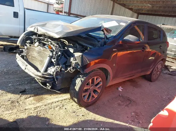KNDPBCAC1G7879481 2016 KIA SPORTAGE - Image 2