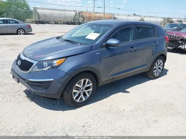 KNDPBCAC1G7880372 2016 KIA SPORTAGE - Image 2