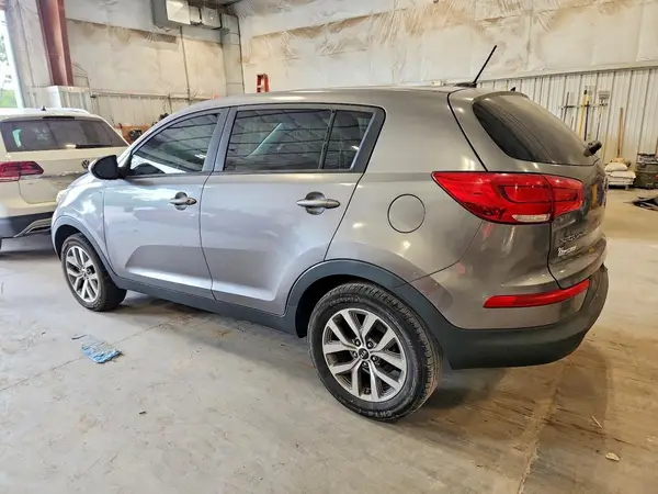 KNDPBCAC1G7880453 2016 KIA SPORTAGE - Image 2