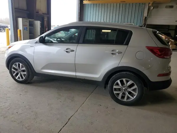KNDPBCAC2G7799400 2016 KIA SPORTAGE - Image 2