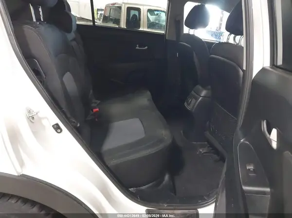 KNDPBCAC2G7799512 2016 KIA SPORTAGE - Image 8