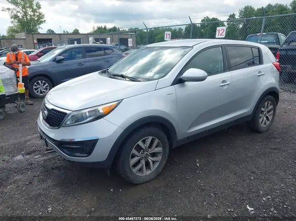 KNDPBCAC2G7831780 2016 KIA SPORTAGE - Image 2