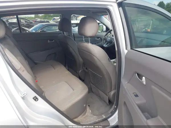 KNDPBCAC2G7831780 2016 KIA SPORTAGE - Image 8