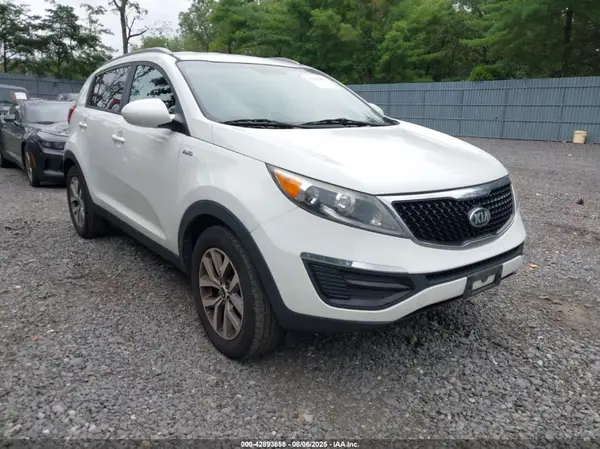 KNDPBCAC2G7858266 2016 KIA SPORTAGE - Image 1