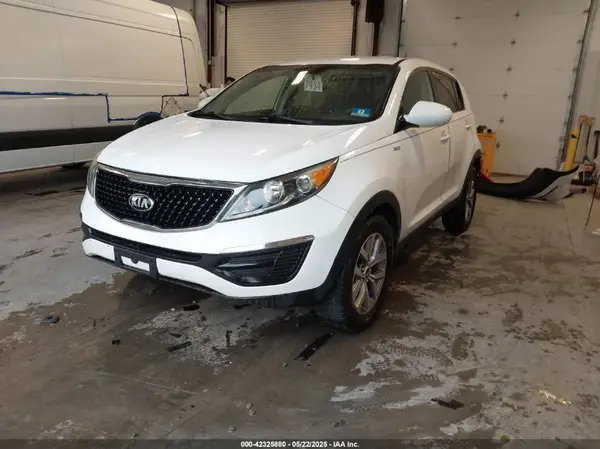 KNDPBCAC2G7862172 2016 KIA SPORTAGE - Image 2