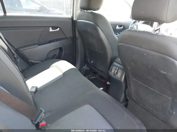 KNDPBCAC2G7864651 2016 KIA SPORTAGE - Image 8