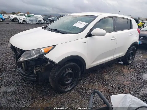 KNDPBCAC2G7869607 2016 KIA SPORTAGE - Image 2