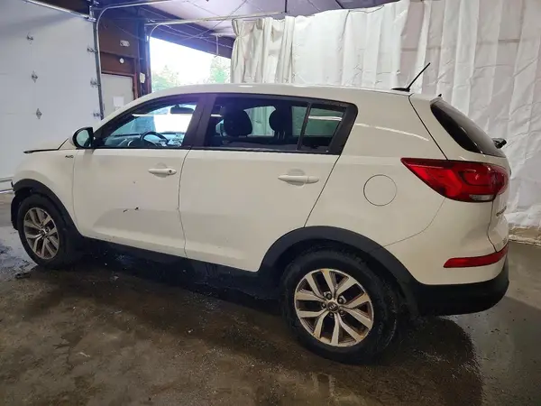 KNDPBCAC2G7878629 2016 KIA SPORTAGE - Image 2