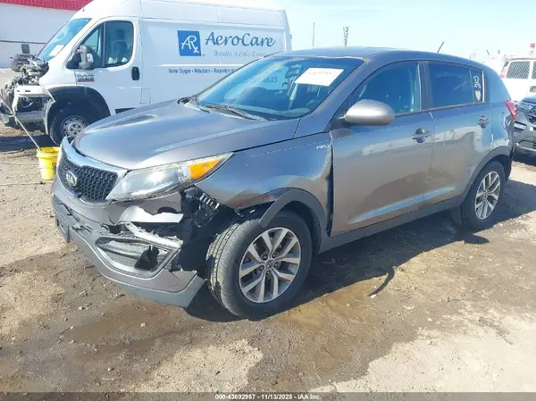 KNDPBCAC2G7879246 2016 KIA SPORTAGE - Image 2